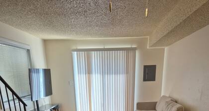 Charming 2-bedroom townhome with WiFi, AC in brilliant Bismarck