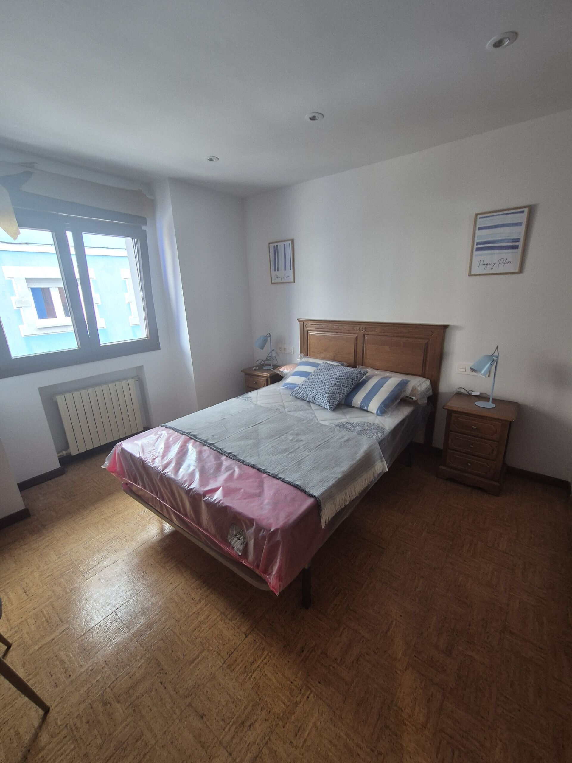 5 dormitorios, tabla de planchar con plancha, wifi gratis y ropa de cama