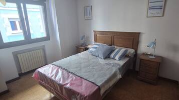 5 dormitorios, tabla de planchar con plancha, wifi gratis y ropa de cama