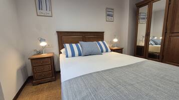 5 slaapkamers, een strijkplank/strijkijzer, gratis wifi, beddengoed