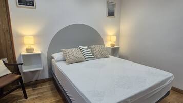 5 slaapkamers, een strijkplank/strijkijzer, gratis wifi, beddengoed