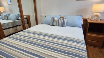5 slaapkamers, een strijkplank/strijkijzer, gratis wifi, beddengoed