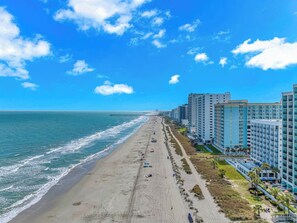 Liegestühle, Strandtücher