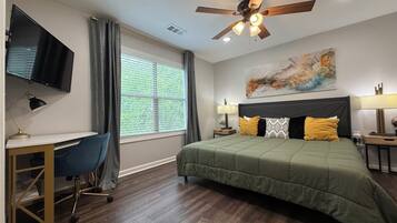 3 slaapkamers, een bureau, een strijkplank/strijkijzer, gratis wifi