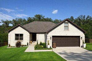 Exterior - Welcome to Riverwood Retreat – Your Peaceful Hilltop Escape! (Batesville)