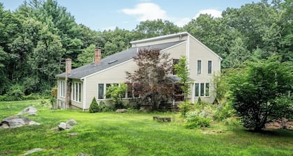 Pet-Friendly 4BR | Fireplace, Patio and BBQ