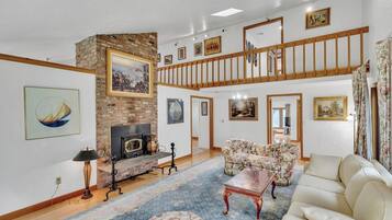 Télévision, cheminée