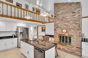 Microwave, oven, dishwasher, coffee/tea maker