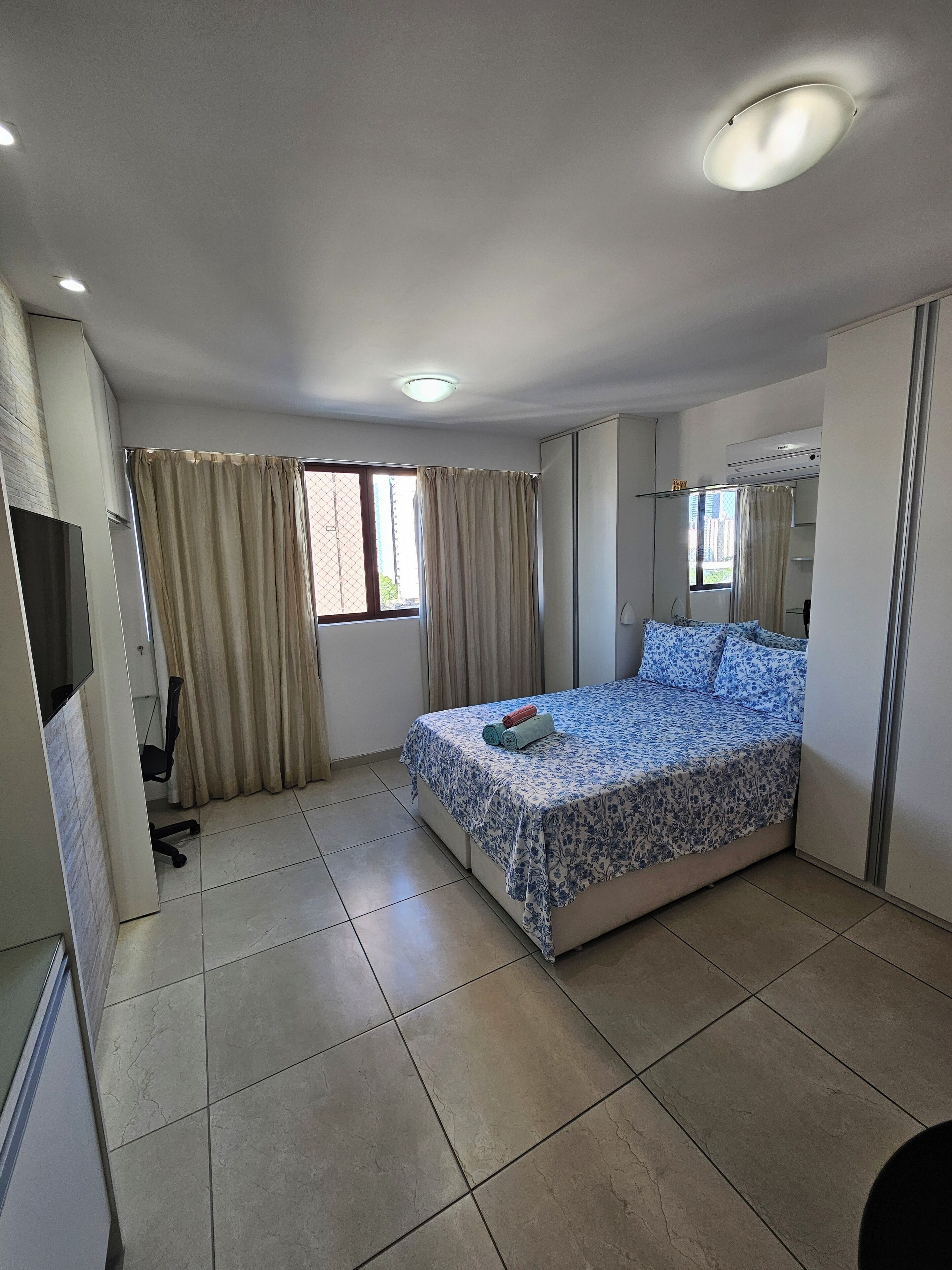 1 quarto, escrivaninha, Wi-Fi de cortesia, roupa de cama
