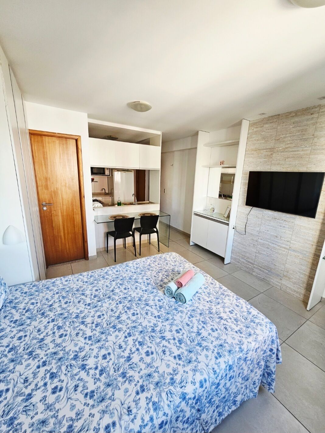 1 quarto, escrivaninha, Wi-Fi de cortesia, roupa de cama