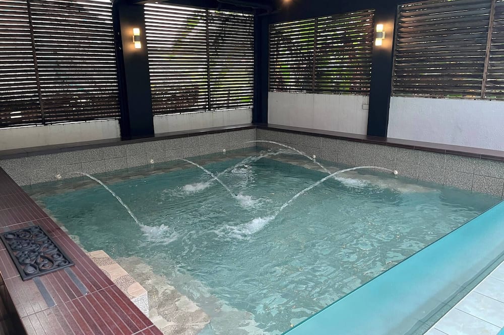 Sababa Springs Hot Spring