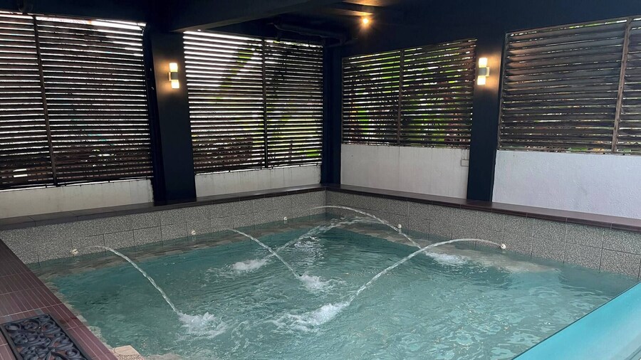 Sababa Springs Hot Spring