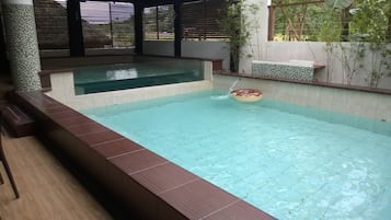 Villa, 6 habitaciones, para fumadores, alberca privada | Alberca | Alberca techada