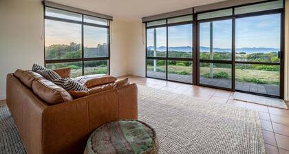 Sea La Vie ~ Right on the Beach