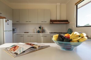 Fridge, microwave, oven, coffee/tea maker