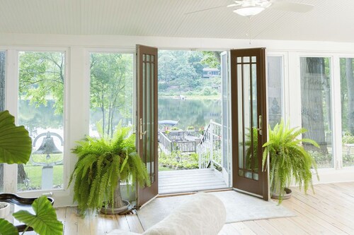 Lakefront Home with Private Beach & Pontoon Boat • Sleeps 20+