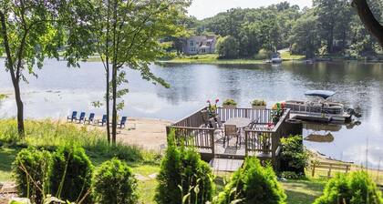 Stunning Luxury Estate on the Lake • Sleeps 20+