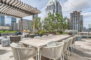 屋外ダイニングエリア