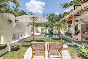 Terrace/patio - Tropical Complex Villas up to 16px Next To Seminyak (Kerobokan)
