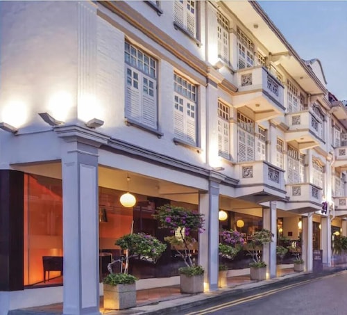 A Hotel Chinatown Stay from 8PM to 9AM