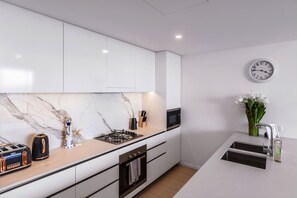 Fridge, microwave, oven, stovetop