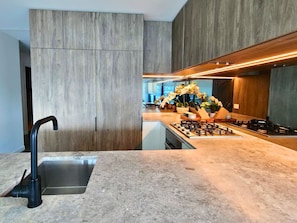 Fridge, microwave, oven, stovetop