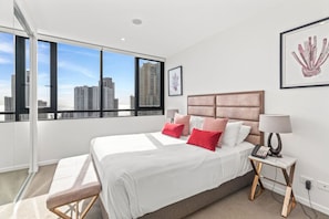 2 habitaciones, tabla de planchar con plancha, wifi y ropa de cama