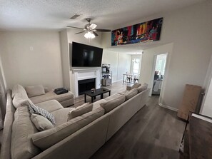 Smart TV, fireplace