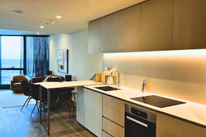 Fridge, microwave, oven, stovetop