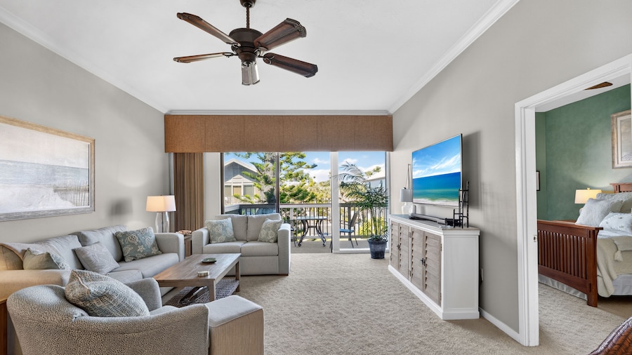 Coastal Lakehouse Condo on Siesta Key Public Beach
