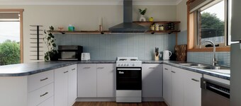 Sunny Ambleside Escape & Home Office