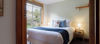 Sunny Ambleside Escape & Home Office