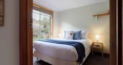 Sunny Ambleside Escape & Home Office