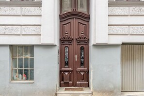 تفاصيل الفندق من الخارج