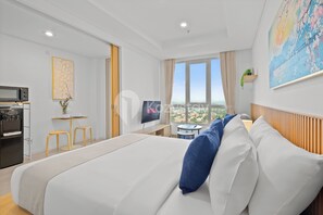 Apartment, 1 Schlafzimmer, Stadtblick | Laptopgeeigneter Arbeitsplatz, Bügeleisen/Bügelbrett, kostenloses WLAN