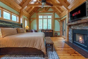 6 bedrooms, iron/ironing board, WiFi, bed sheets