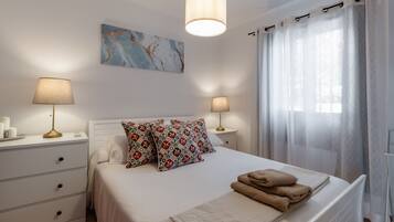 1 chambre, coffres-forts dans les chambres, fer et planche à repasser