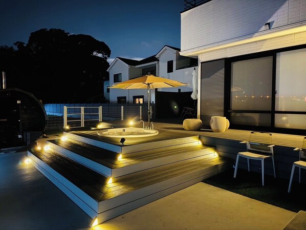 Terrace/patio - AirportHills 1400 ㎡ 1 building with a spectacular open-air bath on the 2nd floor for private use, 4 parking spaces, BBQ facilities, pets allowed (Kanenokuma, Hakata-ku, Fukuoka City)