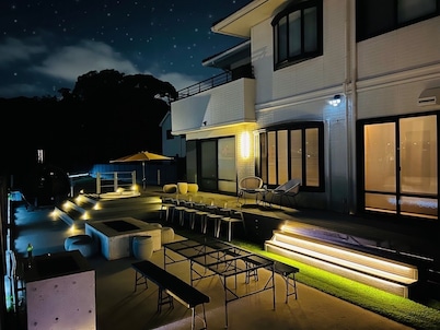 New!AirportHills 1400 sq.m. Open-air bath with spectacular view 1 building, 2nd floor private parking 3 BBQ pets allowed
