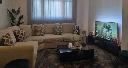 1 Bed Apartment - Sleeps 4 - City Centre