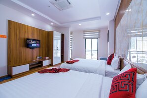 家庭四人房, 陽台, 城市景觀 | 保險箱