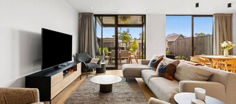 Wanaka New Luxury | Outdoor Fire |  Sleeps 8