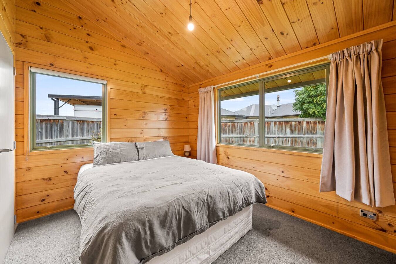 4 Schlafzimmer, Schreibtisch, WLAN, Bettwäsche