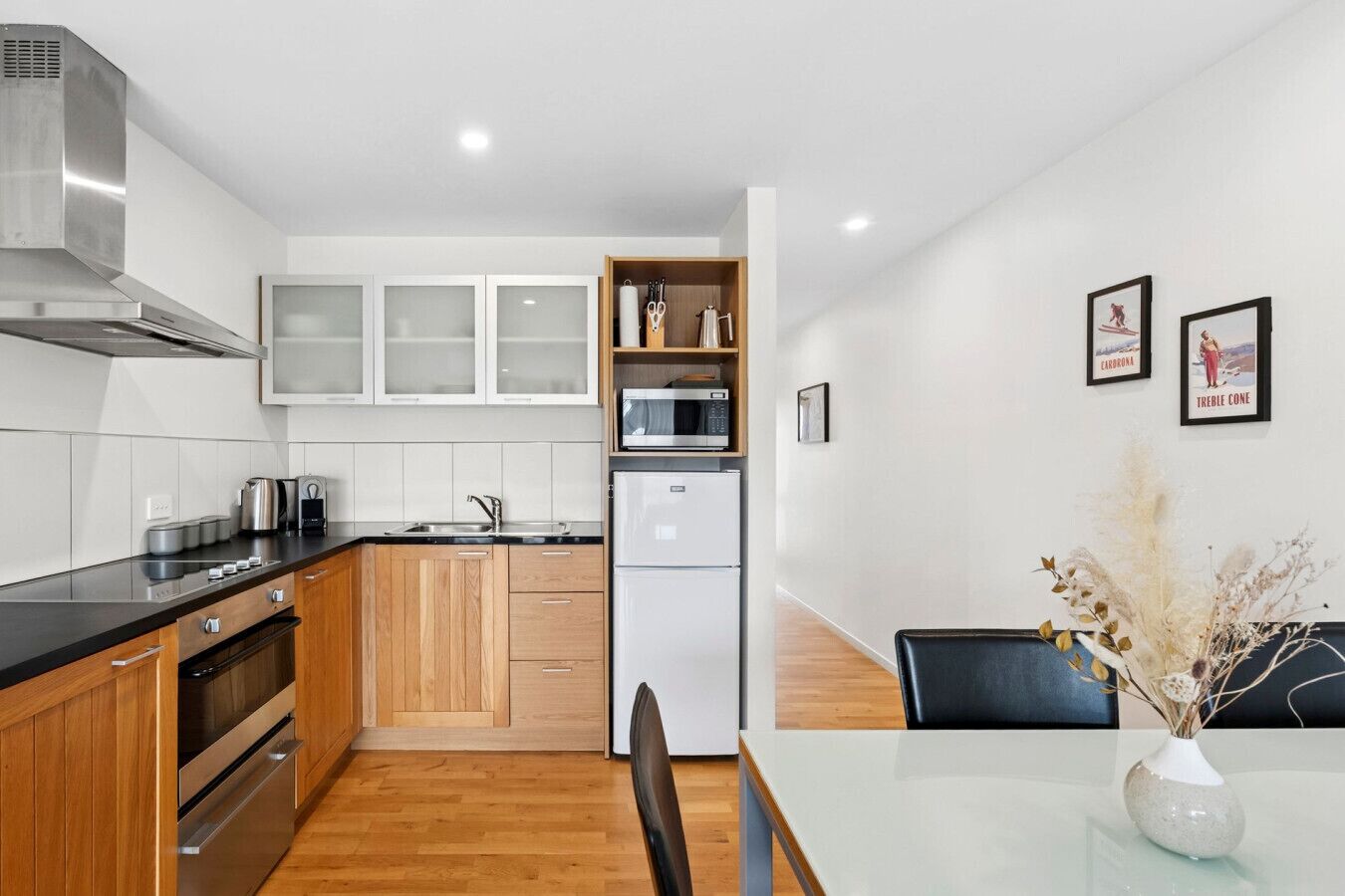 Coffee/tea maker, fridge, microwave, oven
