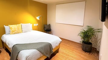 1 bedroom, iron/ironing board, WiFi