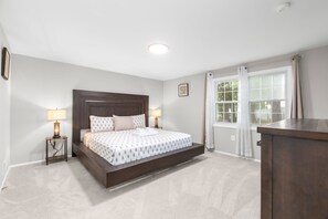 4 chambres, fer et planche à repasser, Wi-Fi, draps fournis