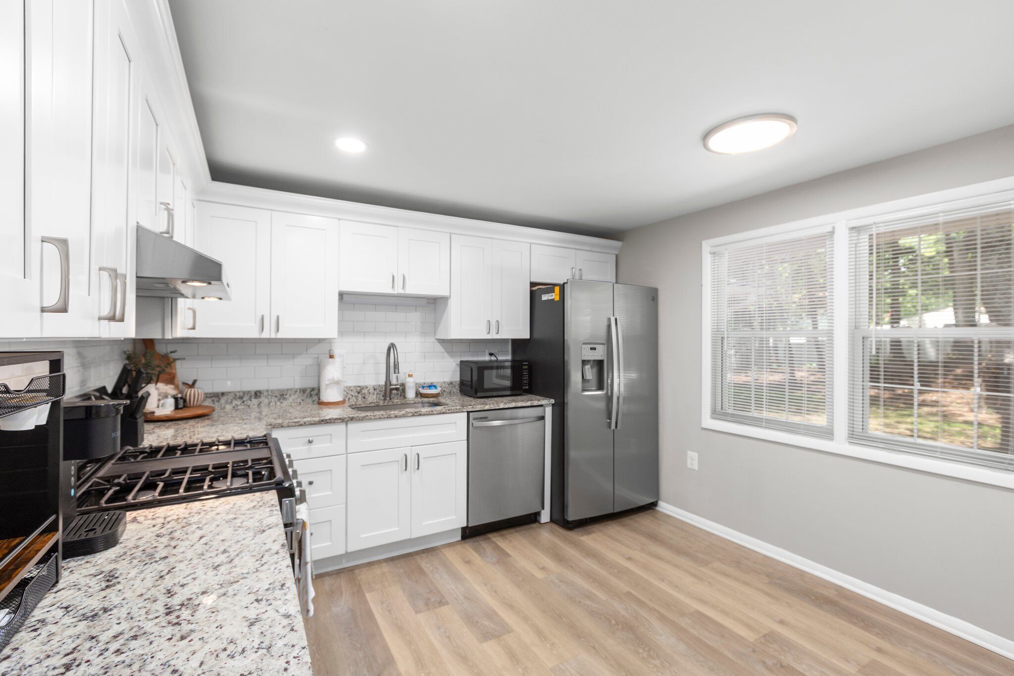 Microwave, oven, stovetop, dishwasher