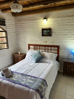 4 bedrooms, iron/ironing board, WiFi