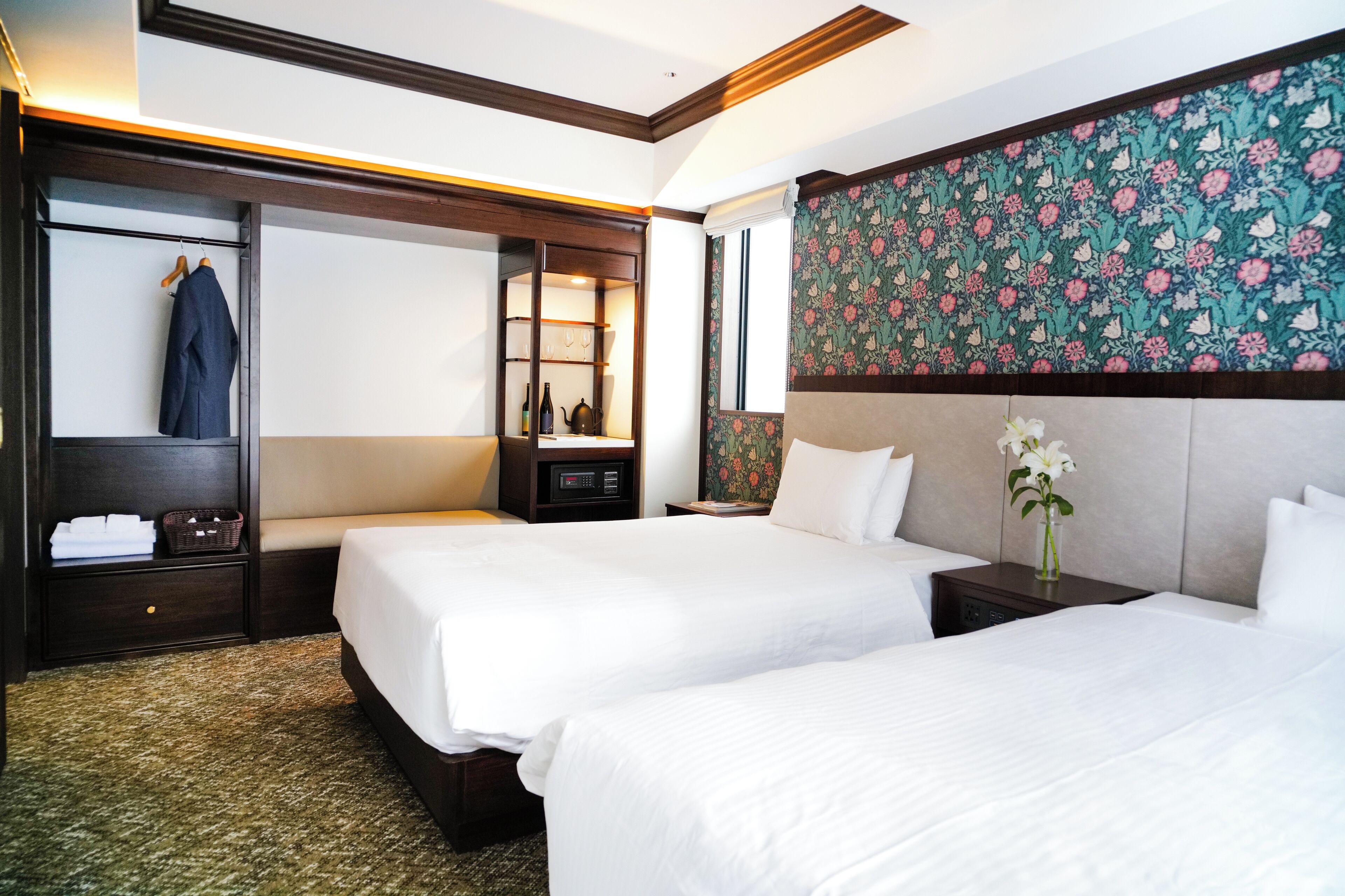 Executive Twin Room | Desk, free WiFi