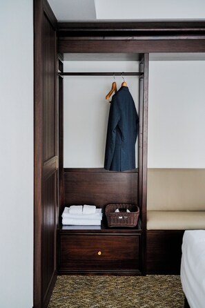 غرفة تنفيذية لاثنين | مكتب وواي فاي مجانًا